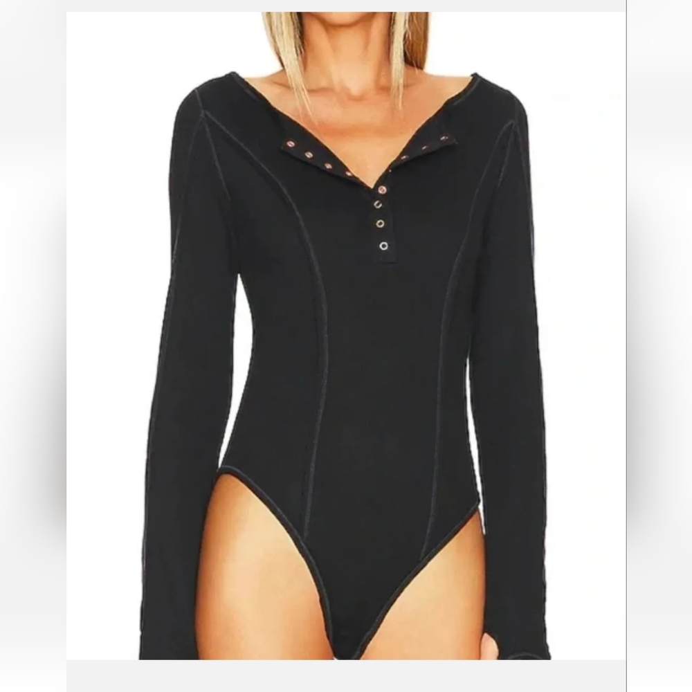 New with tags Free people sloane bodysuit. Has thumbholes. Size medium